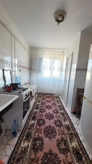 Apartament cu 4 camere decomandat în Viziru 3
