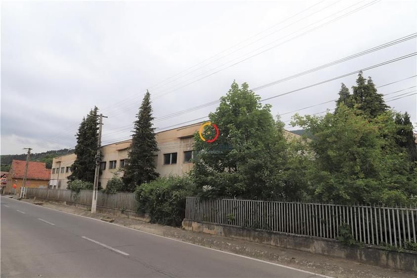 Spațiu comercial, de 3,725 mp, în Central