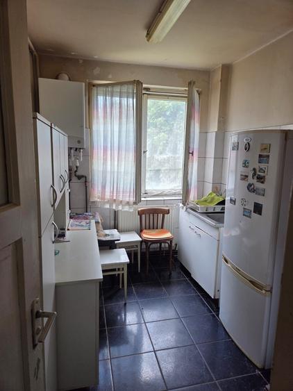 Apartament cu 3 camere decomandat în Calea Doftanei