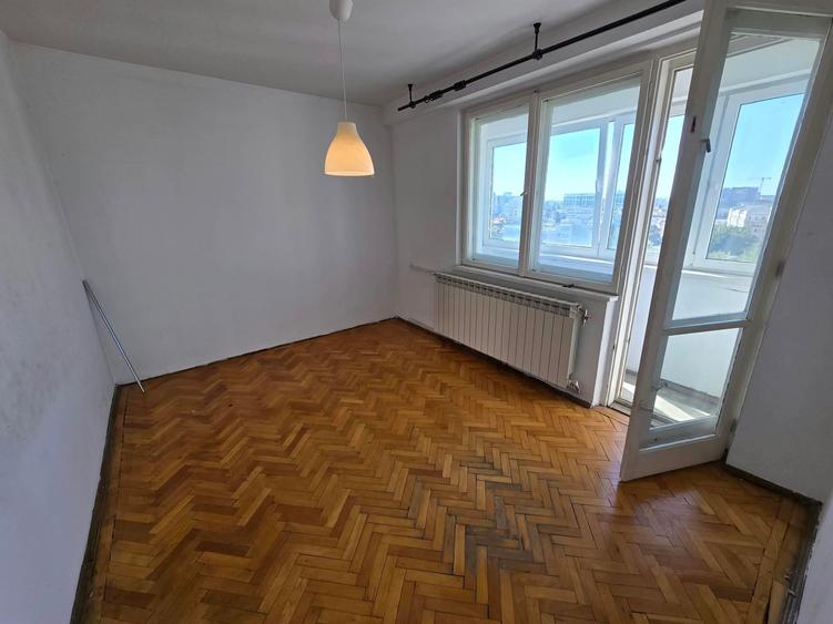Apartament cu 3 camere decomandat în Gara de Nord