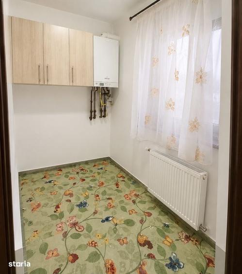 Apartament cu 3 camere decomandat în Tractorul