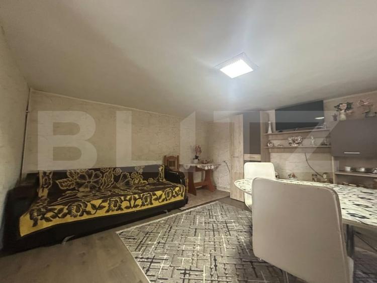 Casă individuală cu 5 camere cu Canalizare în Sud-Vest