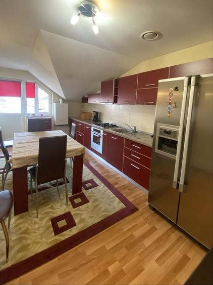 Apartament cu 3 camere decomandat în 1 Mai