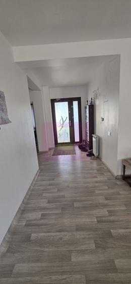 Casă individuală cu 5 camere cu Canalizare în Voila