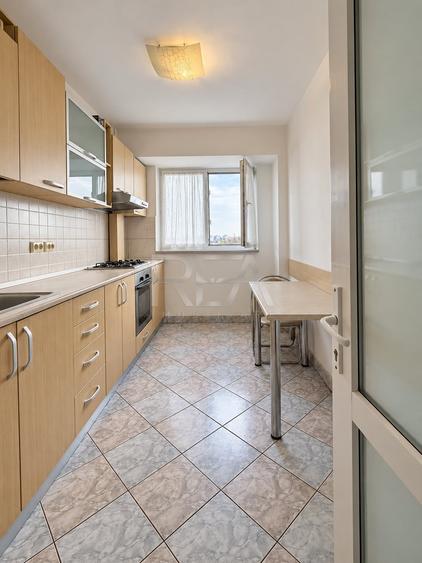 Apartament cu 3 camere decomandat, mobilat în Rahova