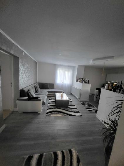 Casă cu 3 camere în Iratoșu