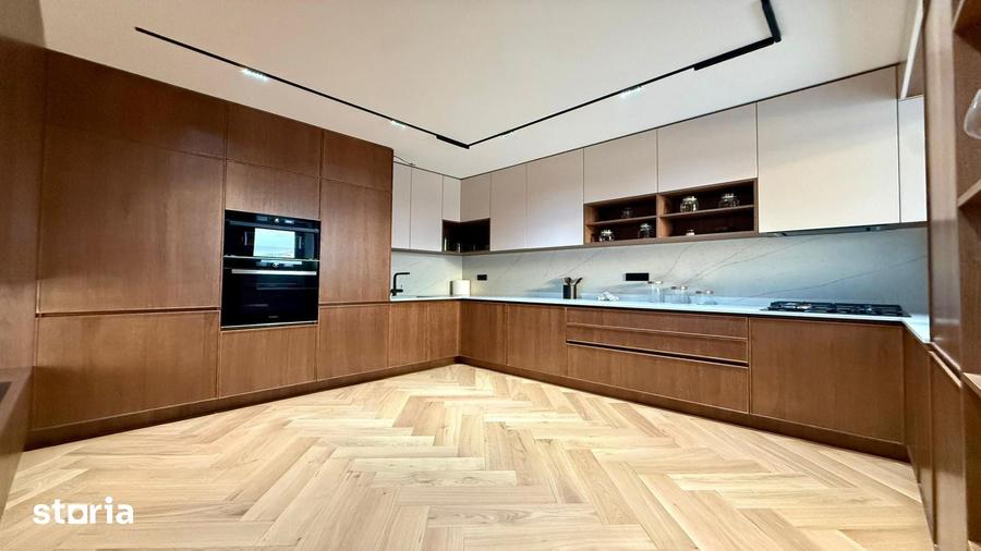 Apartament cu 4 camere în Central