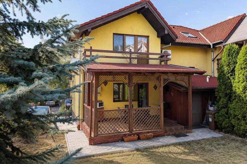 Casă cu 3 camere în Șura Mare
