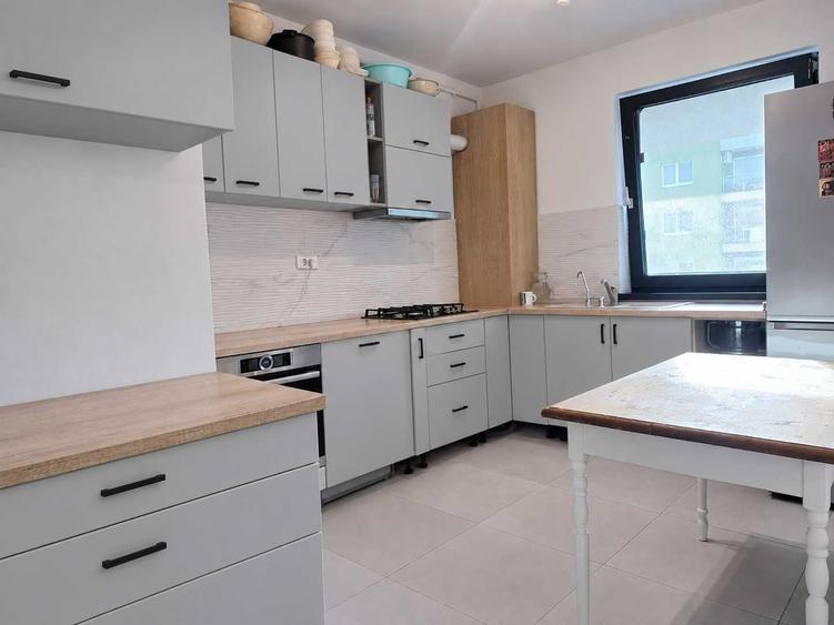 Apartament cu 2 camere decomandat în Exterior Vest