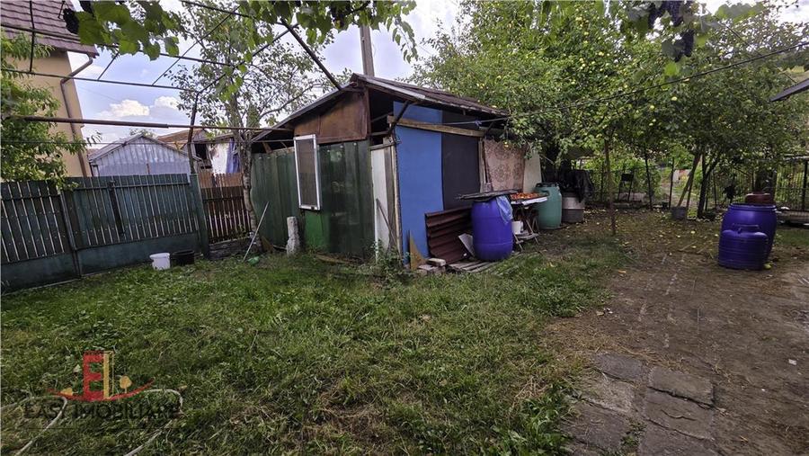 Casă cu 2 camere cu Teren 800 Mp în Acățari