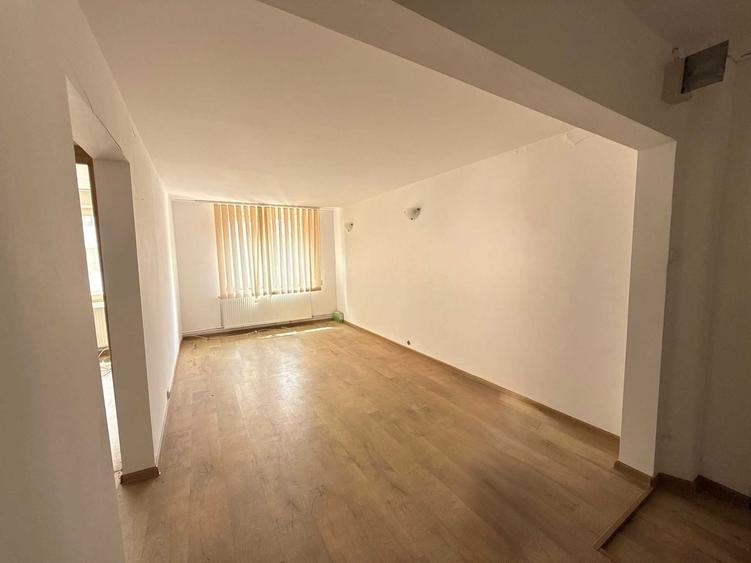 Apartament 4 camere de vanzare - Beclean - 8