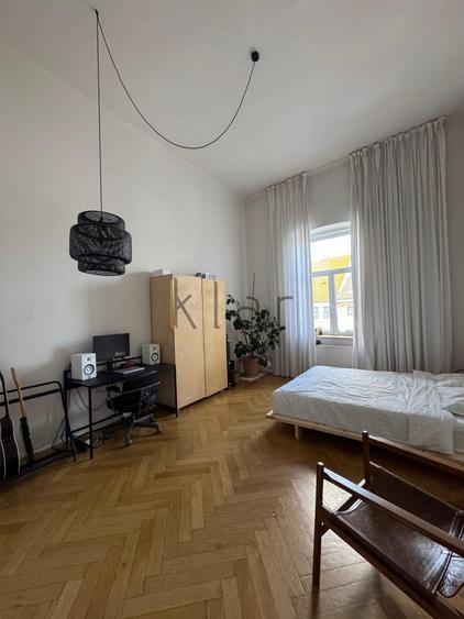 Apartament cu 2 camere semidecomandat, mobilat în Central