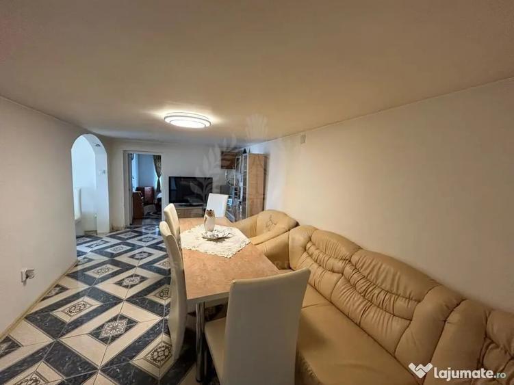 Casă cu 4 camere cu Teren 1236 Mp în Vâlcănești