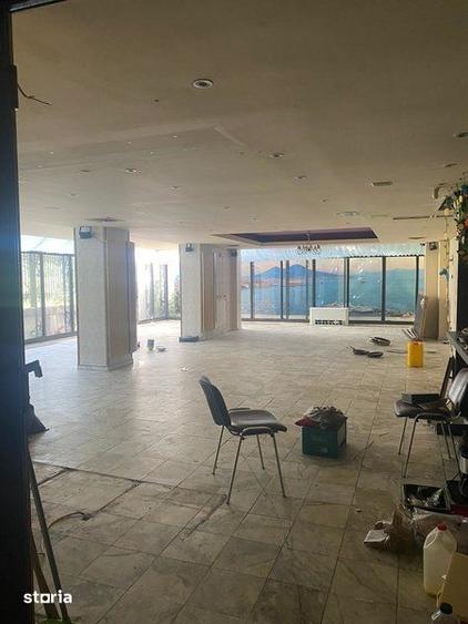 Spațiu comercial, de 230 mp, în Centrul Civic