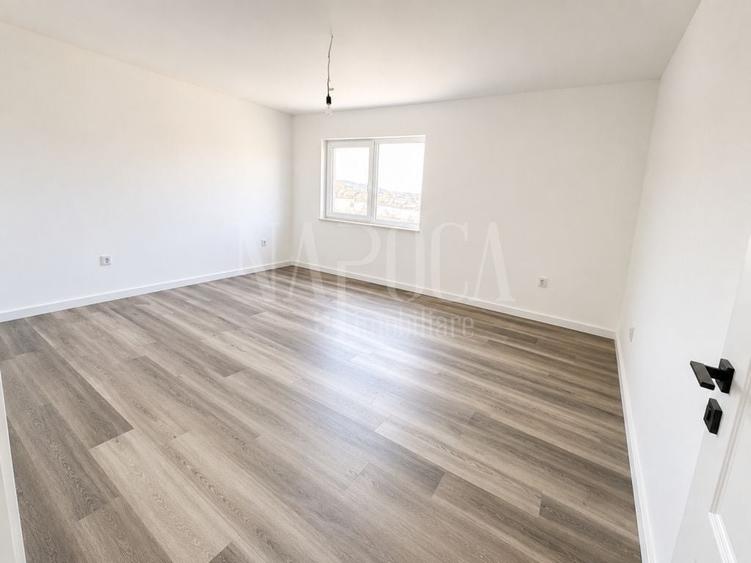 Penthouse cu 4 camere semidecomandat în Florești