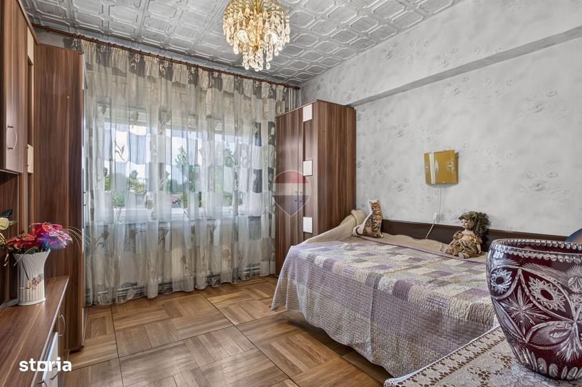Apartament cu 3 camere decomandat, mobilat în Central