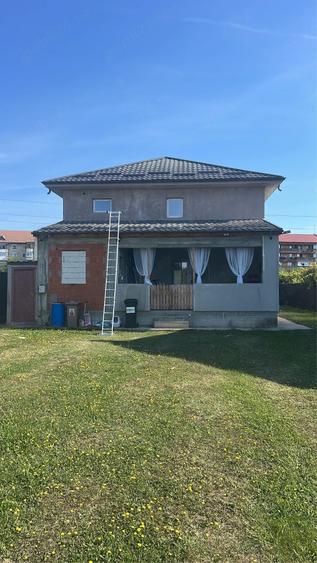 Casă cu Teren 1733 Mp în Central
