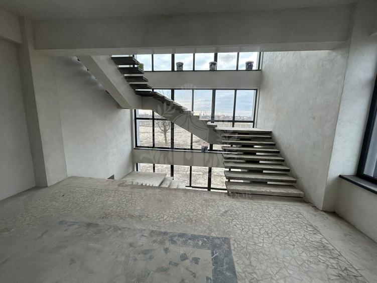 Birou, de 1,200 mp, în Bărcănești