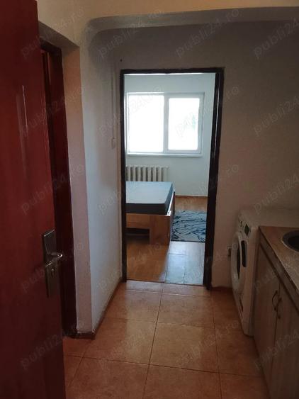 Garsonieră decomandată în CET