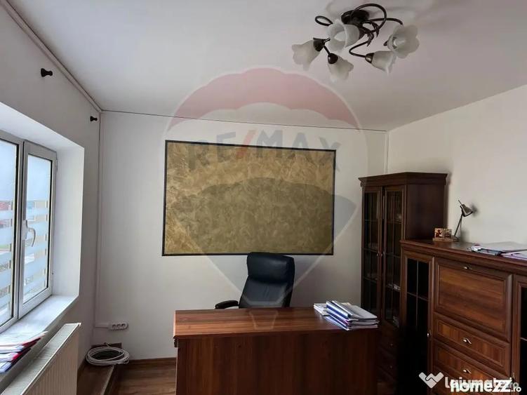 Spațiu comercial, de 100 mp, în Republicii
