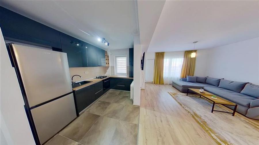 Apartament cu 2 camere decomandat în Tractorul
