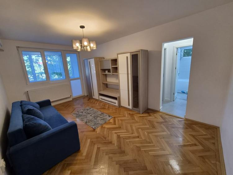 Apartament cu 2 camere semidecomandat în Micro 19