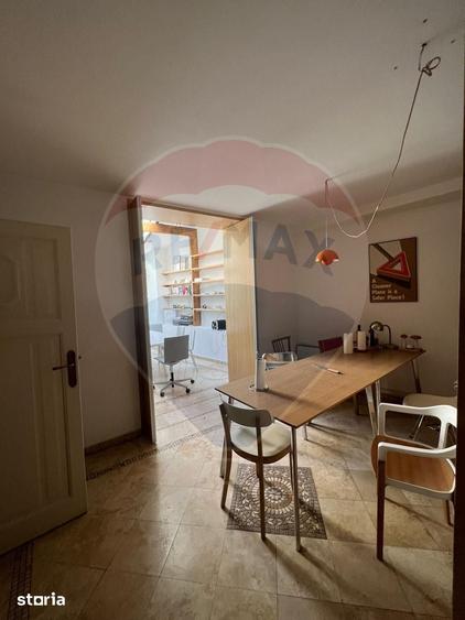 Apartament cu 4 camere în Romană