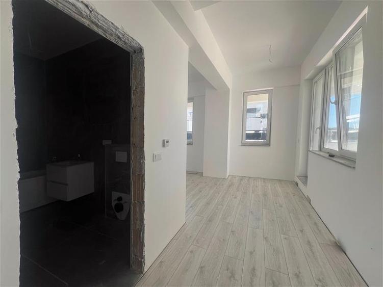 Penthouse cu 4 camere decomandat în Galata