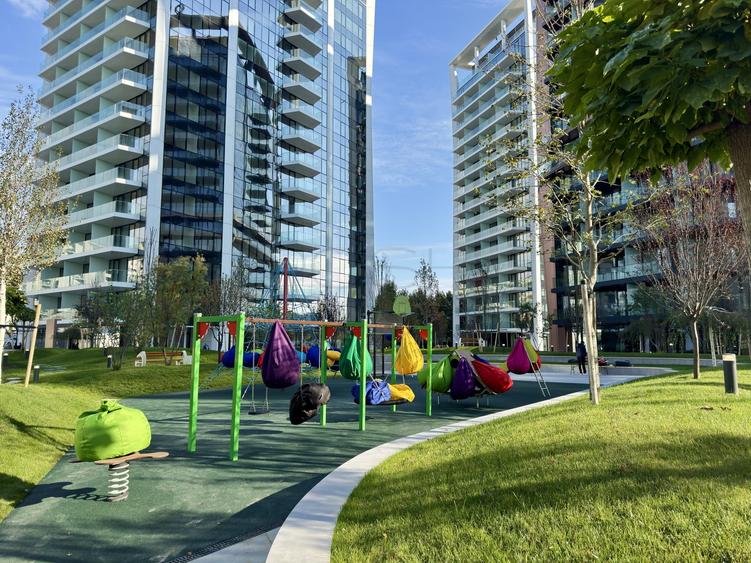 Apartament cu 3 camere semidecomandat, mobilat în Floreasca