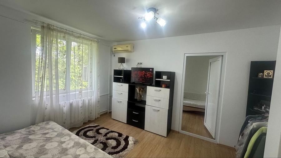 Apartament cu 2 camere semidecomandat în City Park Mall