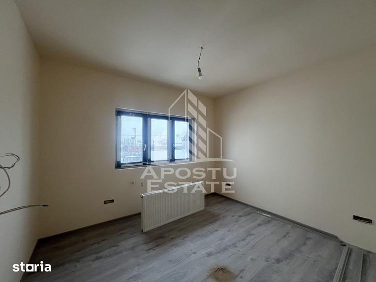 Casă cu 4 camere cu Teren 350 Mp în Moșnița Nouă