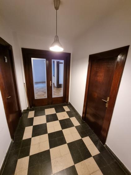 Birou, de 111 mp, în Romană