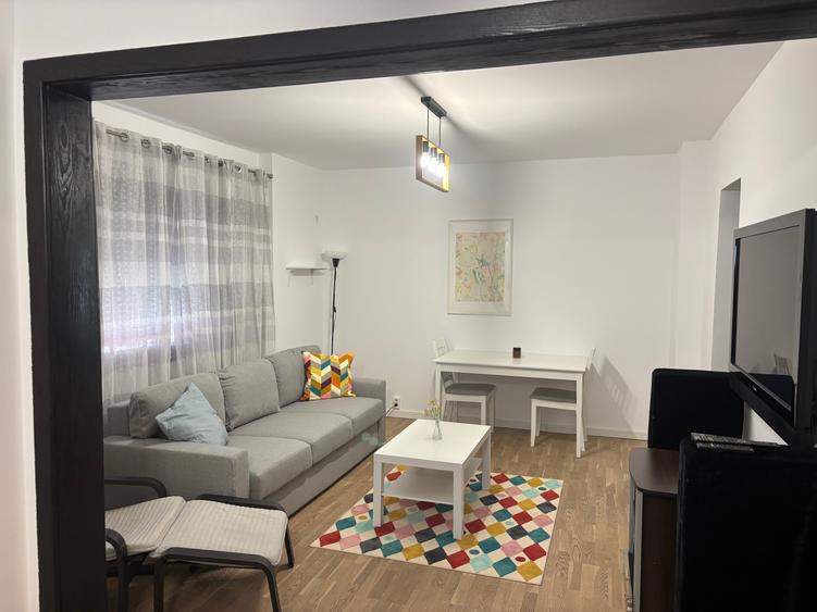 Apartament cu 2 camere semidecomandat în Grivița