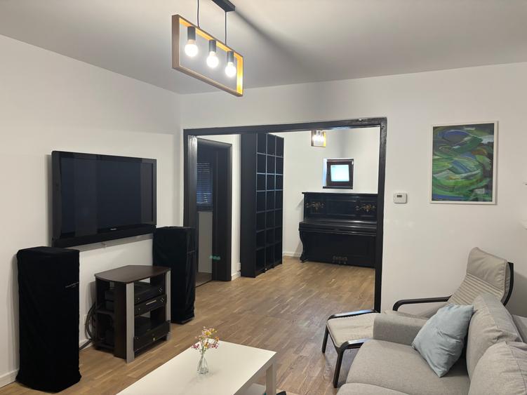 Apartament cu 2 camere semidecomandat în Grivița