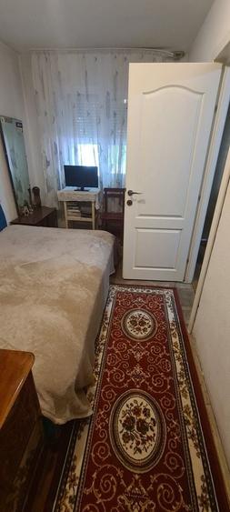 Apartament cu 3 camere semidecomandat în Km 4
