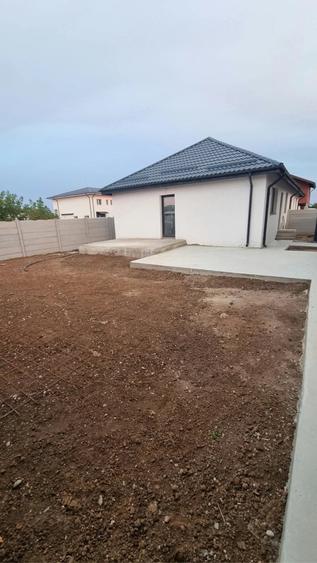 Casă cu Teren 250 Mp în Clinceni