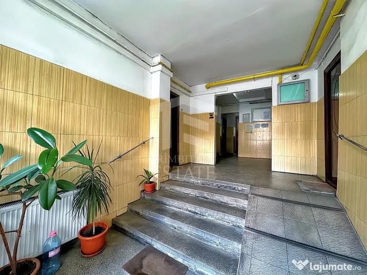 Apartament cu 3 camere semidecomandat în Sud