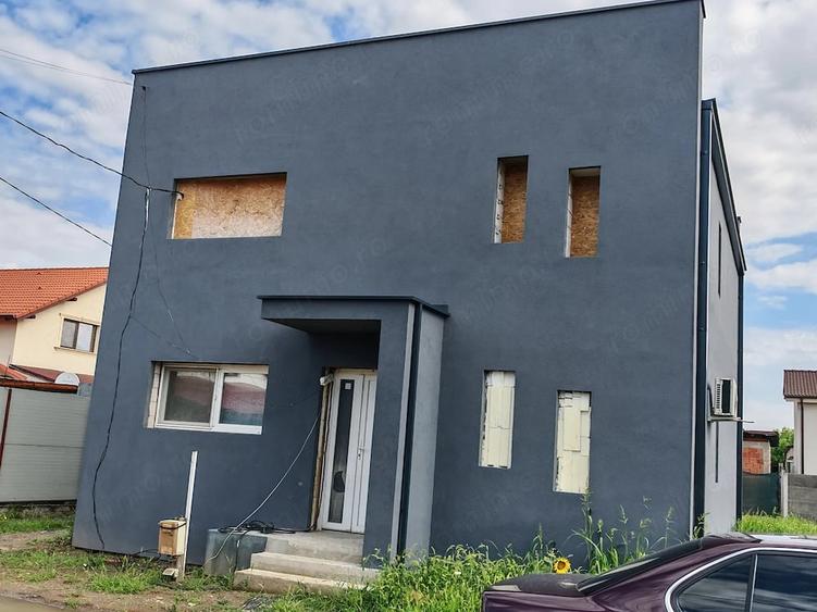 Casă cu 4 camere cu Teren 355 Mp în Central