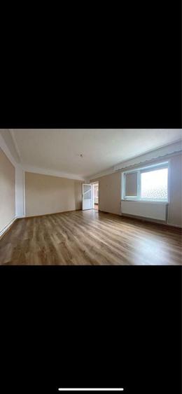 Casă cu 4 camere cu Teren 860 Mp în Palazu Mare