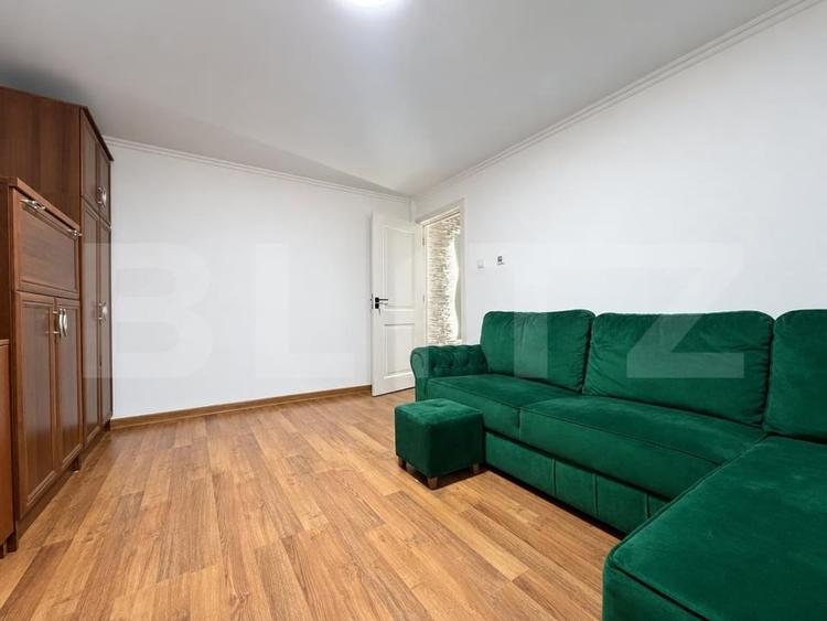 Apartament cu 3 camere semidecomandat, mobilat în Iosia
