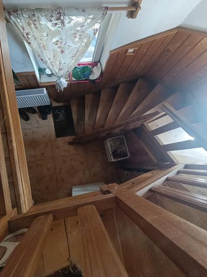 Casă cu 4 camere cu Teren 1300 Mp în Central