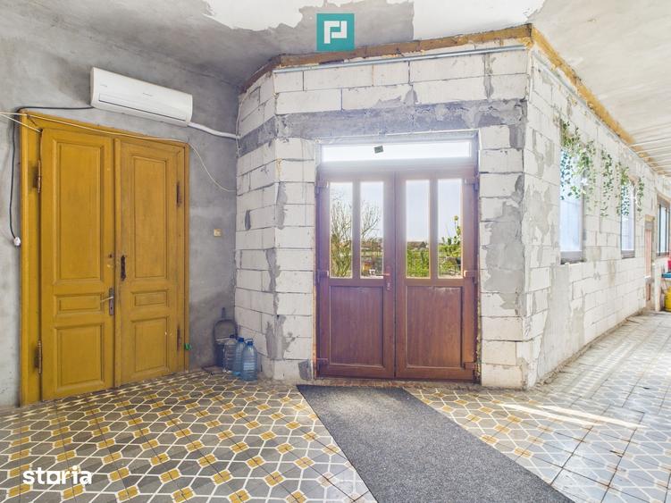 Casă cu 4 camere cu Teren 5942 Mp în Variaș