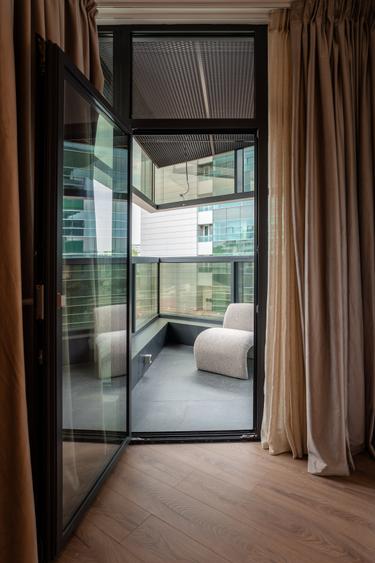 Apartament cu 4 camere semidecomandat în Pipera