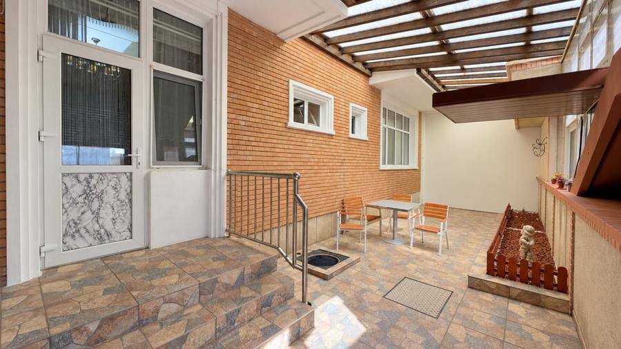 Apartament cu 3 camere semidecomandat, mobilat în Eforie Nord