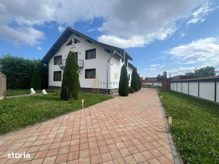 Casă cu 5 camere cu Teren 1000 Mp în Central