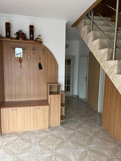 Casă cu 4 camere în Rucăr