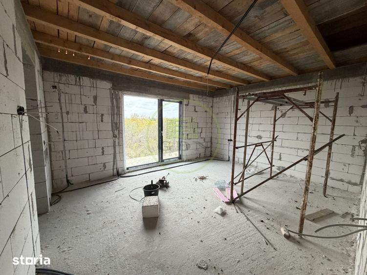 Casă cu 4 camere cu Teren 1074 Mp în Podari