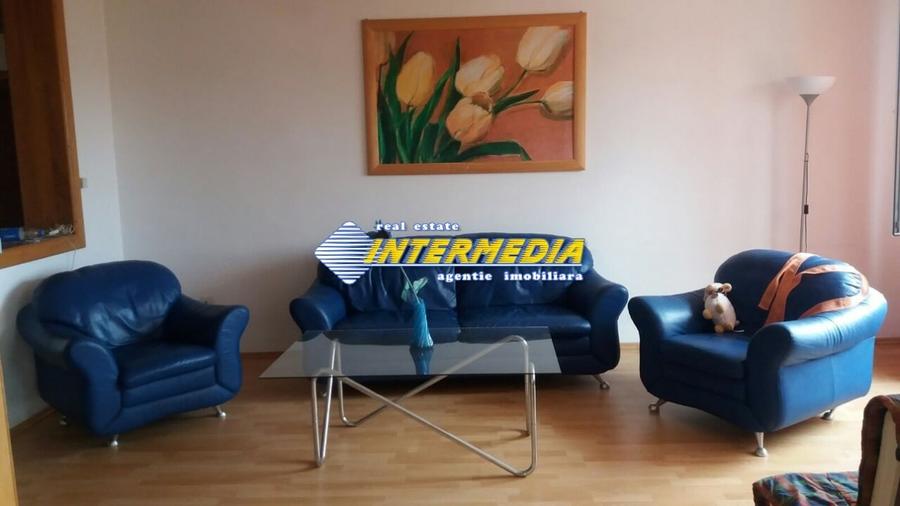 Apartament cu 4 camere decomandat, mobilat în Cetate