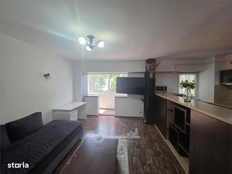 Apartament cu 3 camere în Târgu Cucu
