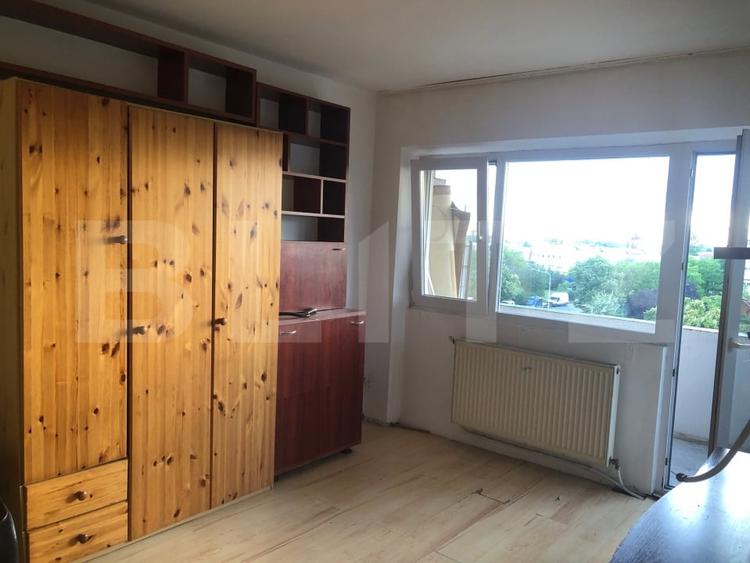 Apartament cu 3 camere decomandat, mobilat în Micro 15